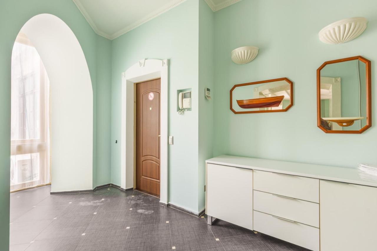 Deribasivska Cozy 4-Room Apartment Odessa Esterno foto
