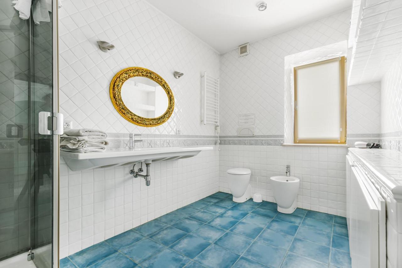Deribasivska Cozy 4-Room Apartment Odessa Esterno foto