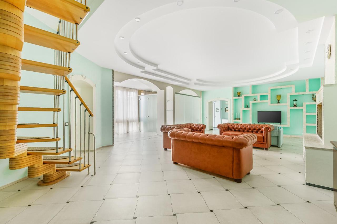Deribasivska Cozy 4-Room Apartment Odessa Esterno foto