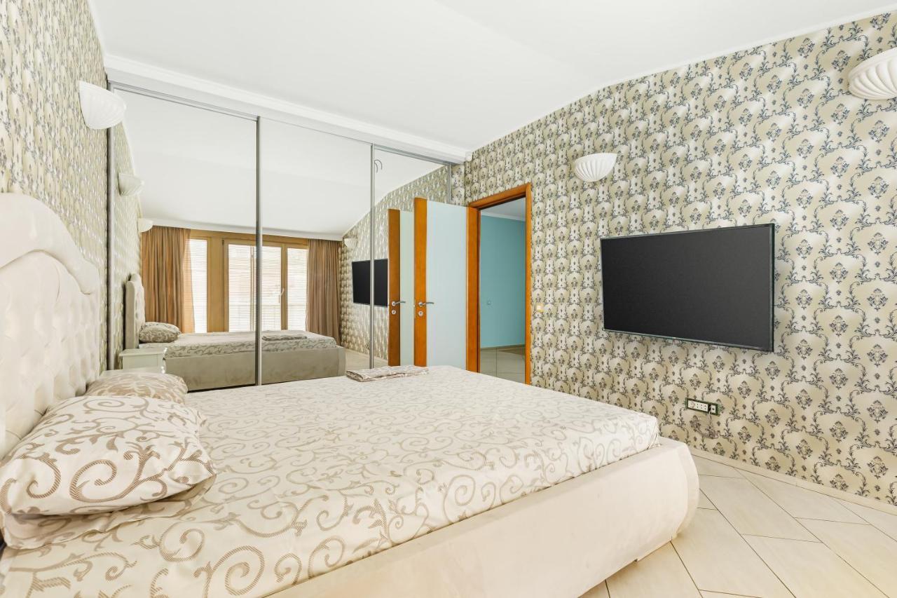 Deribasivska Cozy 4-Room Apartment Odessa Esterno foto