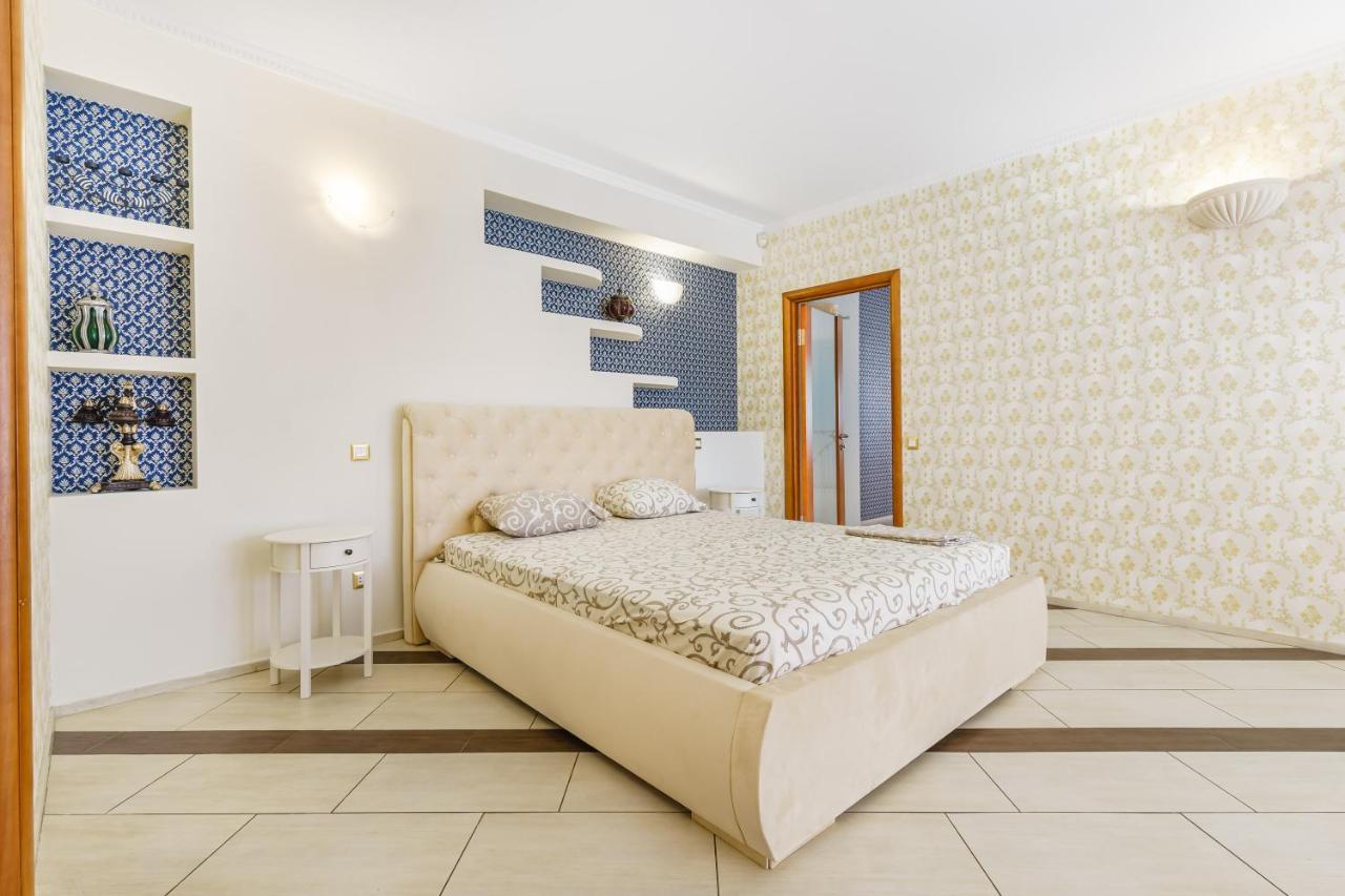 Deribasivska Cozy 4-Room Apartment Odessa Esterno foto